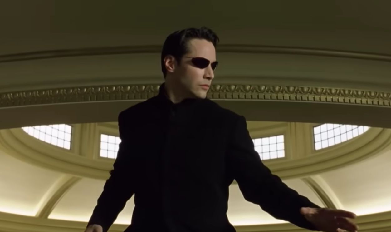 Screenshot from The Matrix (1999) 