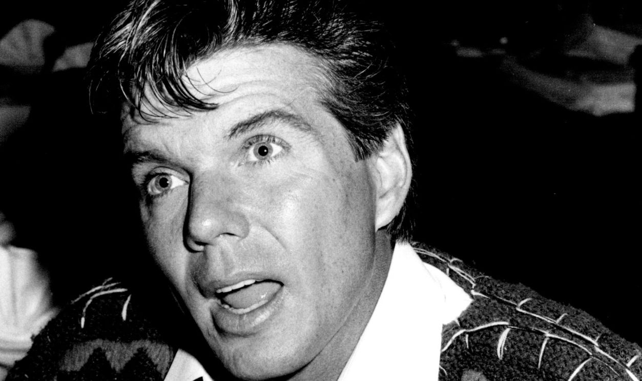 That's Incredible compere John Davidson pictured at the Sebel town house. August 23, 1983.