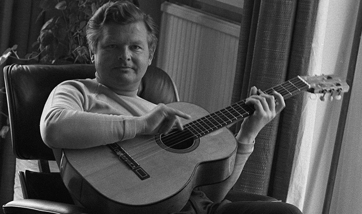 Benny Hill 1450811621