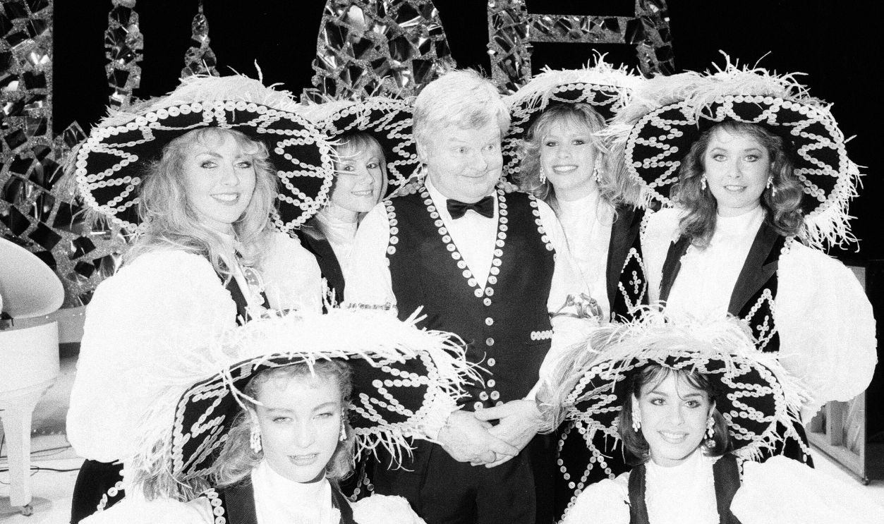 Benny Hill 1071365636
