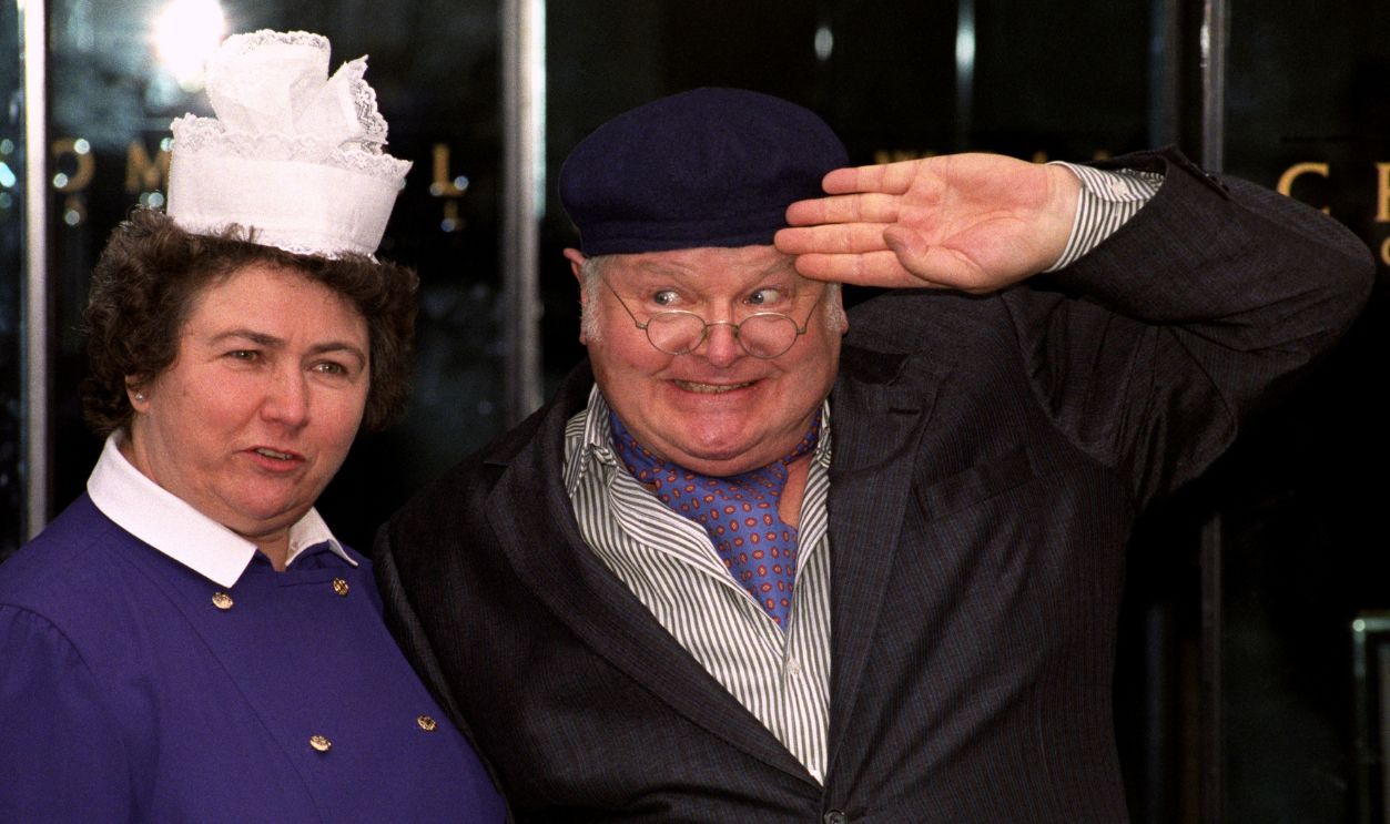 Benny Hill 833121758