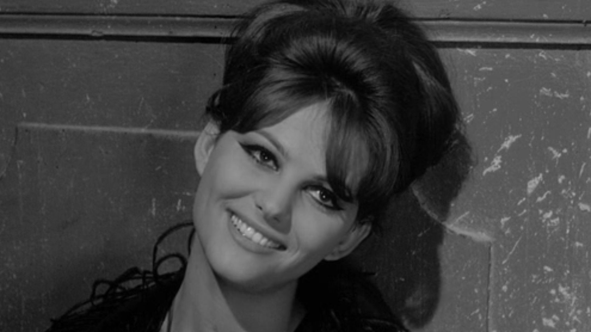 screenshot from the Italian film Otto e mezzo (1963)
