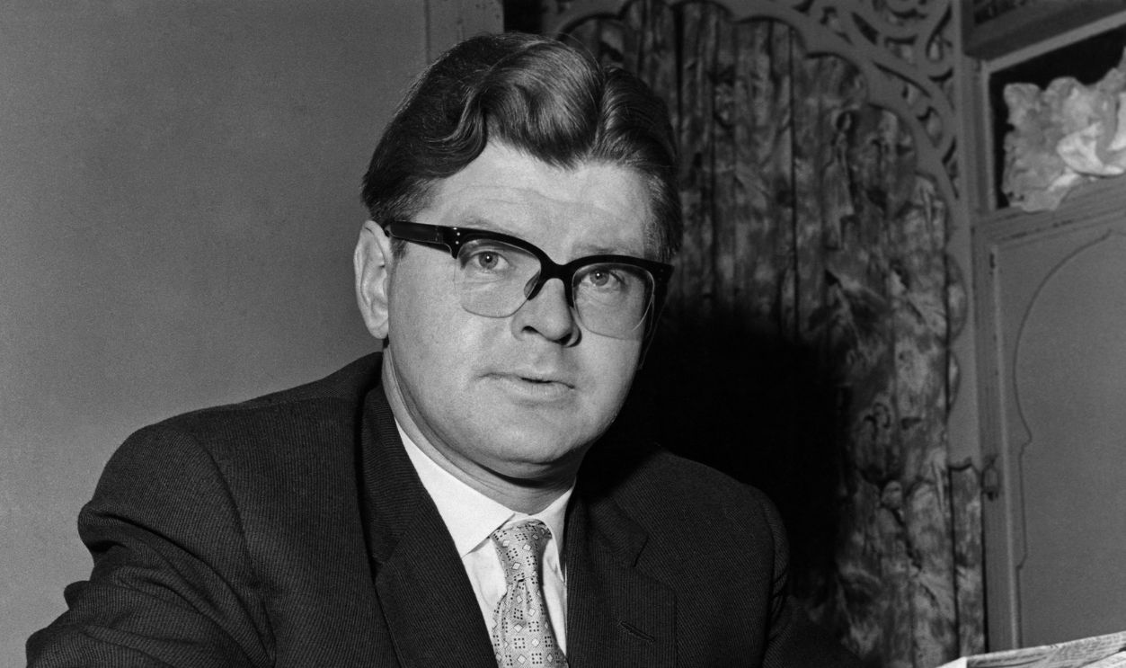 Benny Hill 1450365845