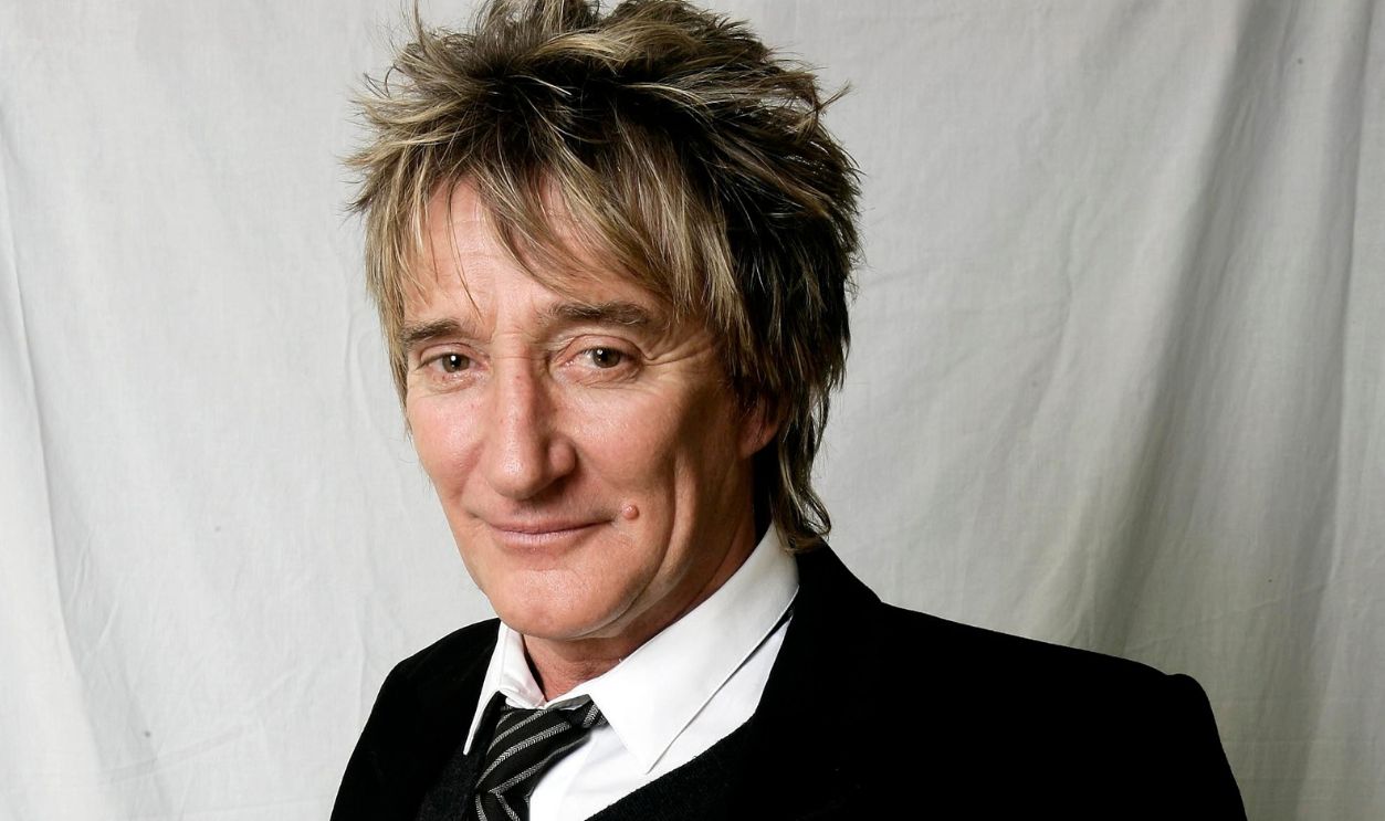 Musician Rod Stewart poses for a portrait at Langham Hotel on October 31, 2006 in London, England. Rod's new album ' Still the same...Great Rock Classics of our Time' is out now.
