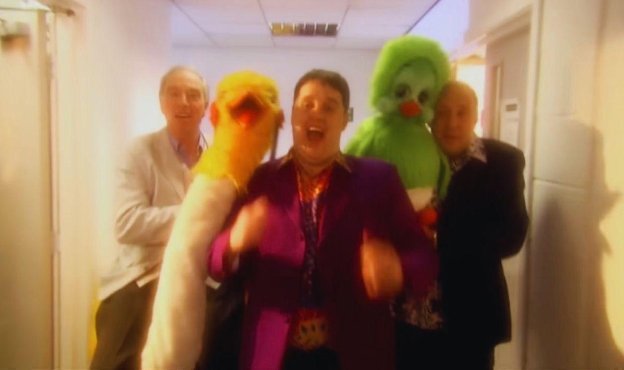 Screenshot from Peter Kay brings back 'On The Road to Amarillo' feat. The British Public! | The Big Night In - BBC (2020)