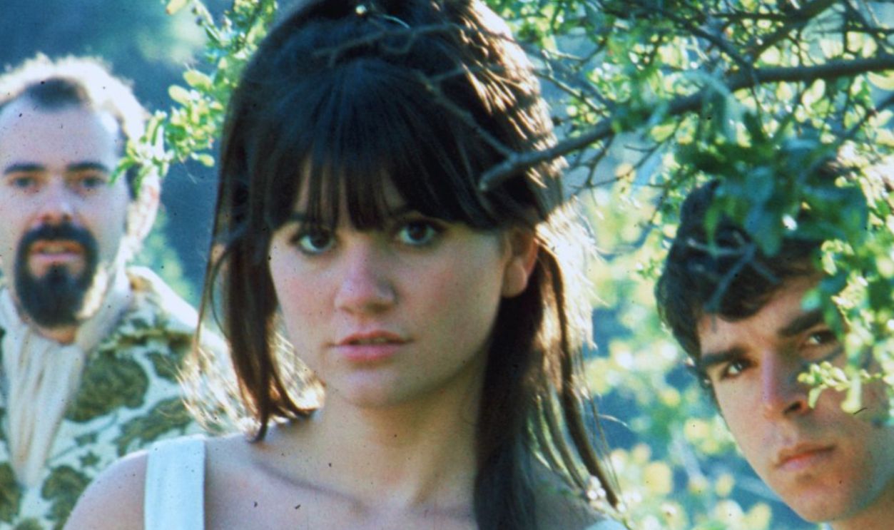 1967: The Stone Poneys L-R Bobby Kimmel, Linda Ronstadt and Kenny Edwards pose for a portrait in 1967.