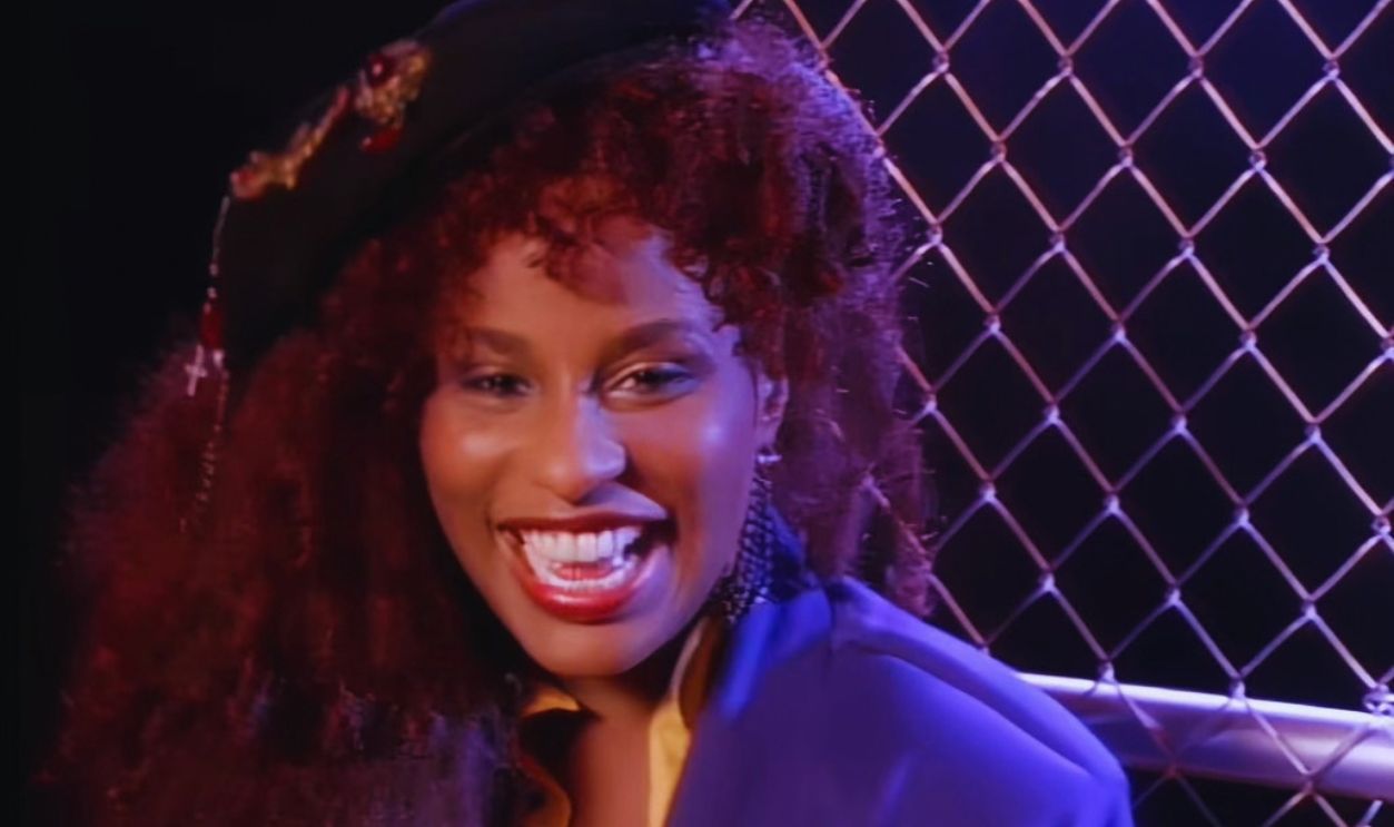 Screenshot from Chaka Khan - I Feel for You (Official Music Video) [HD Remaster] (1984) 