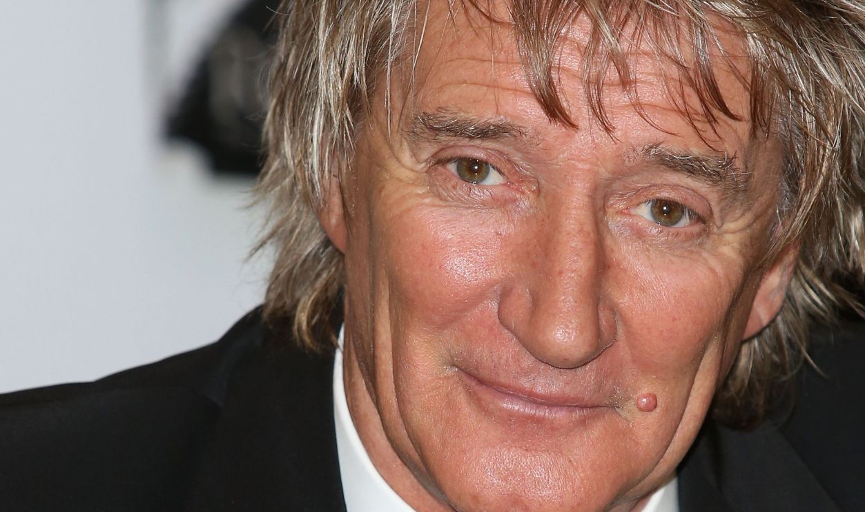 Rod Stewart meets fans and signs copies of his book 'Rod: The Autiobiography' at Waterstone's, Piccadilly on November 7, 2012 in London, England.