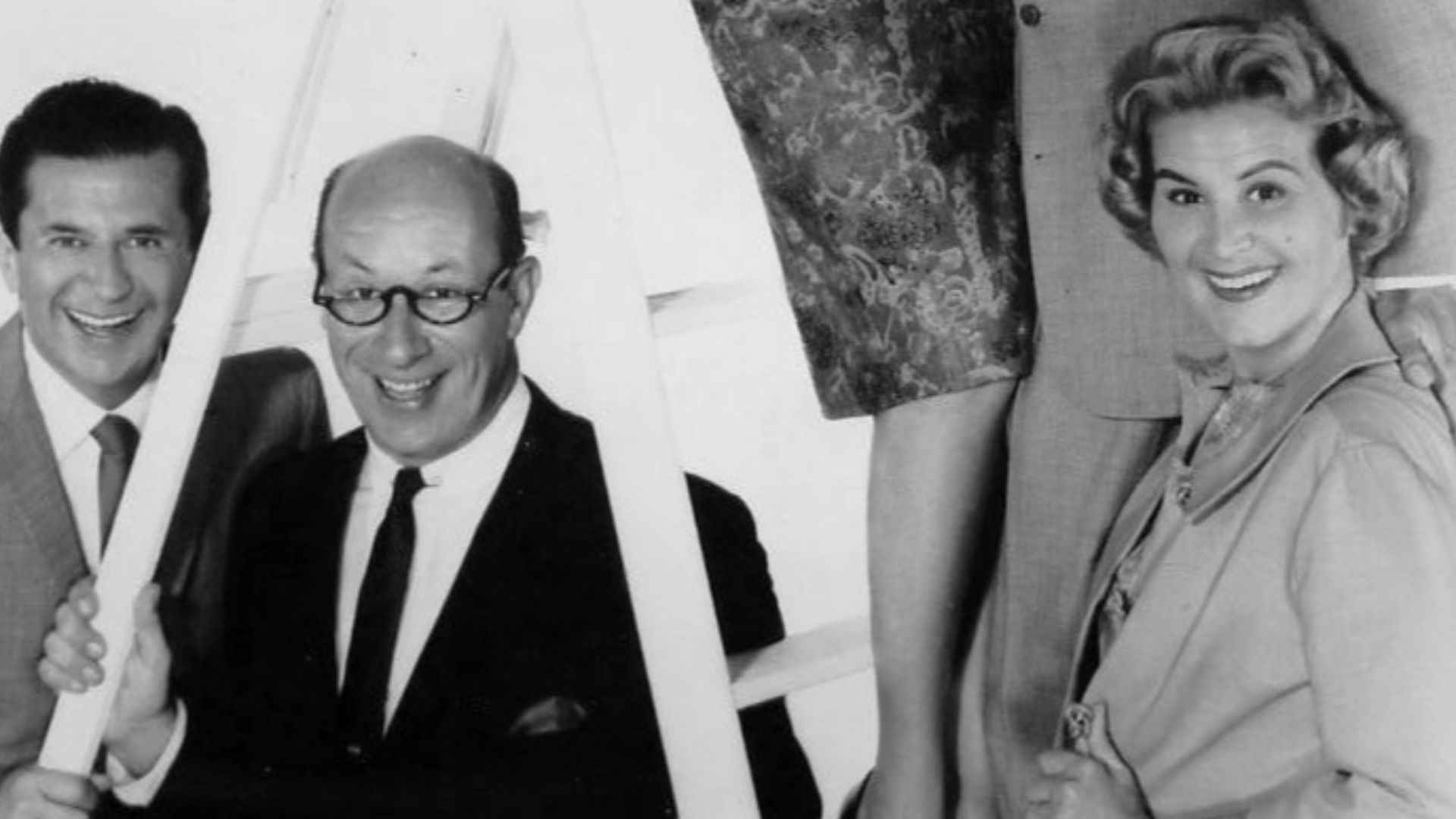Photo of the main cast of The Dick Van Dyke Show  Above: Mary Tyler Moore (Laura) and Dick Van Dyke (Rob).  Lower: Morey Amsterdam (Buddy), Richard Deacon (Mel) and Rose Marie (Sally).