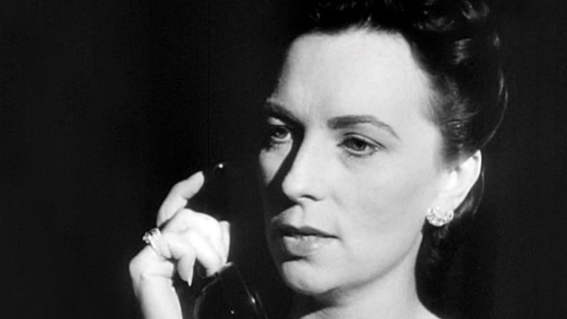 Screenshot of Agnes Moorehead from the Citizen Kane trailer