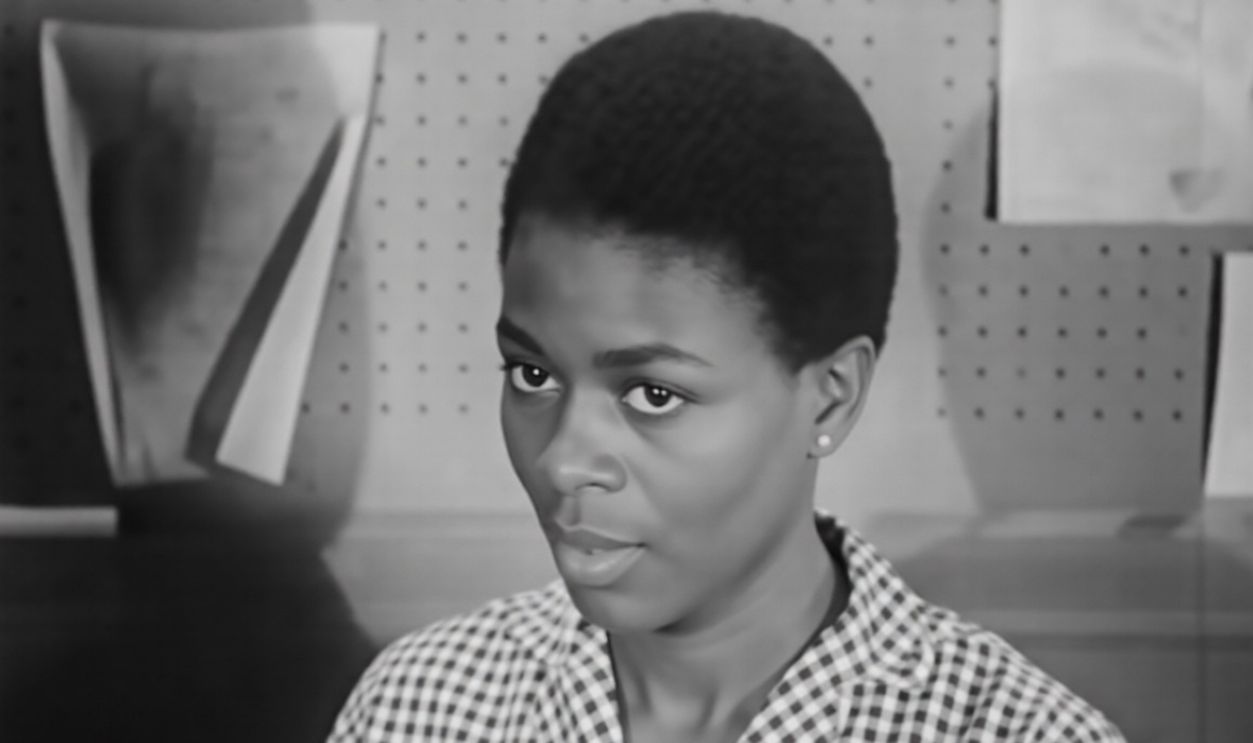 Screenshot from East Side/West Side (1963–1964)