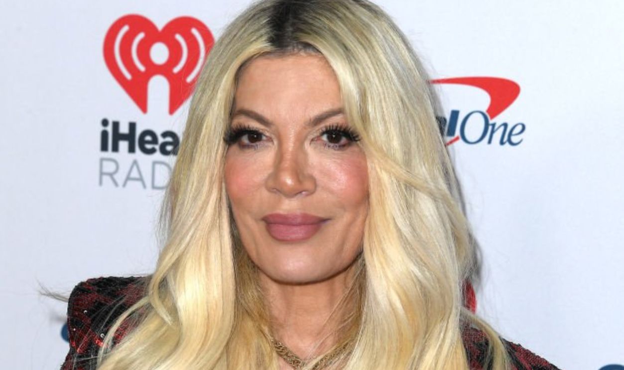 INGLEWOOD, CALIFORNIA - DECEMBER 01: Tori Spelling arrives at the KIIS FM's iHeartRadio Jingle Ball 2023 Presented By Capital One at The Kia Forum on December 01, 2023 in Inglewood, California.