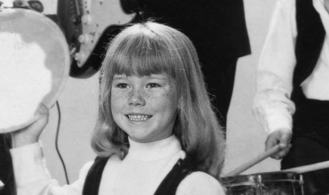 Publicity photo of television actors, (Clockwise from top) David Cassidy, Jeremy Gelbwaks, Shirley Jones, Suzanne Crough, Danny Bonaduce and Susan Dey promoting the September 25, 1970 premiere of the ABC comedy series The Partridge Family.