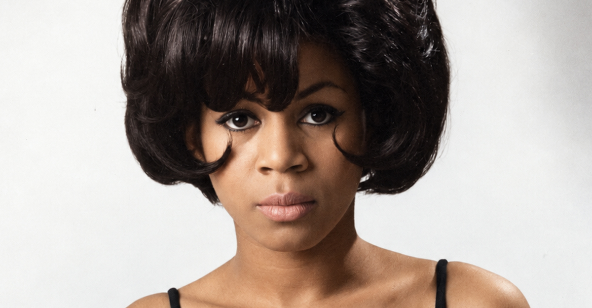 CHICAGO - CIRCA 1967: Chess Records singer Angela Davis better known by her real name Minnie Riperton poses for a portrait circa 1967 in Chicago, Illinois. 