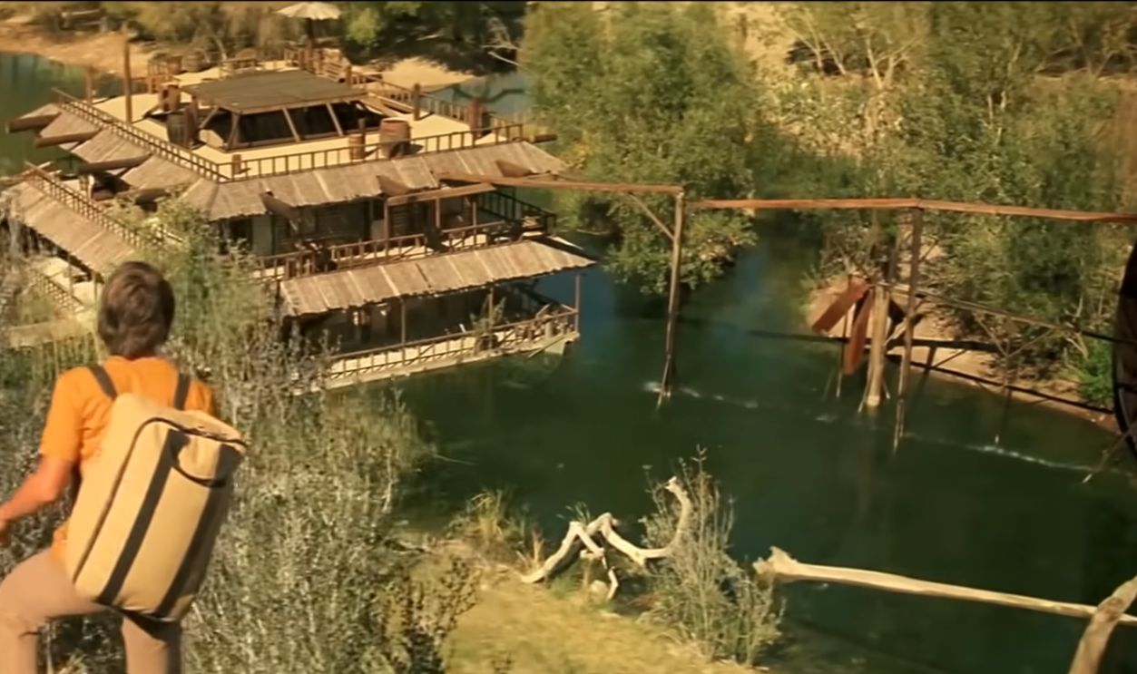 Screenshot from Roar (1981)