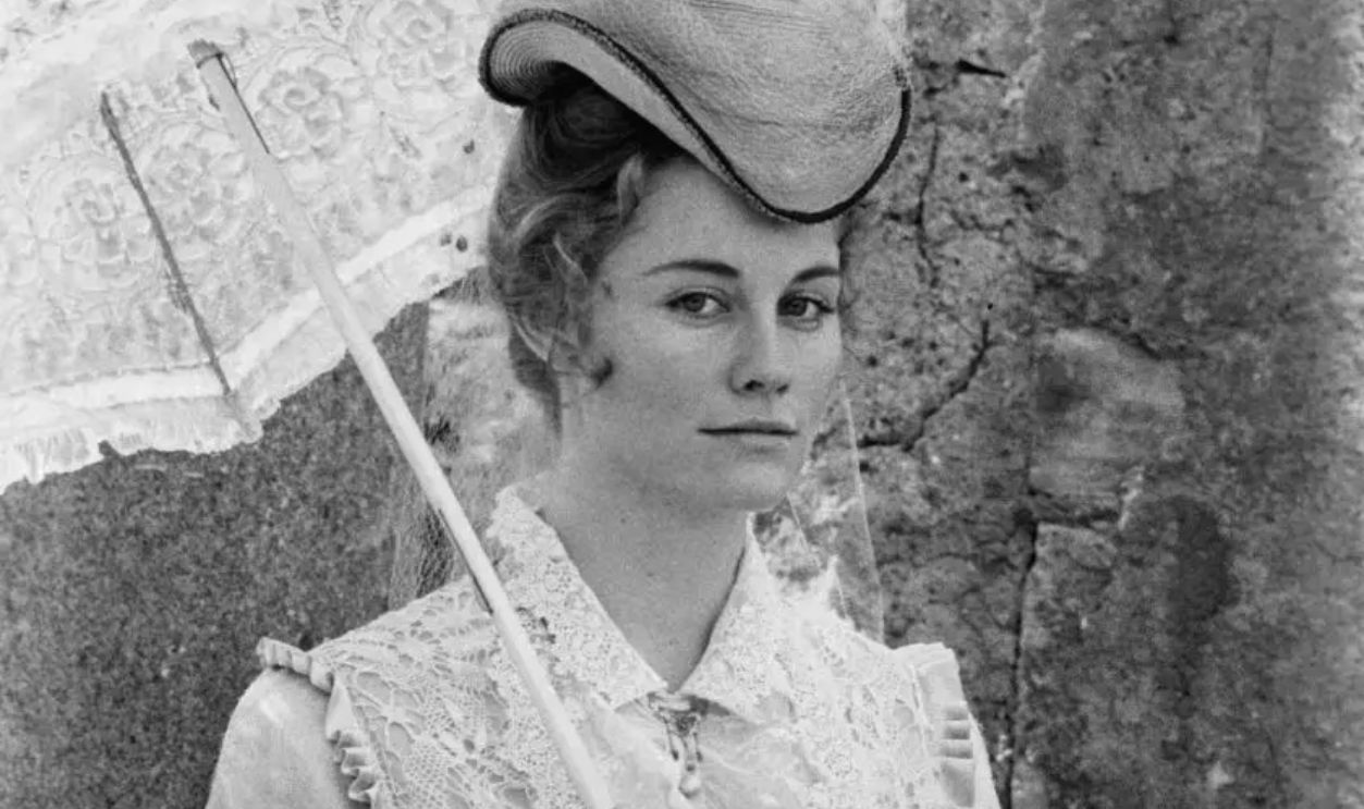 Cybill Shepherd holds a parasol in a scene from the film 'Daisy Miller', 1974.