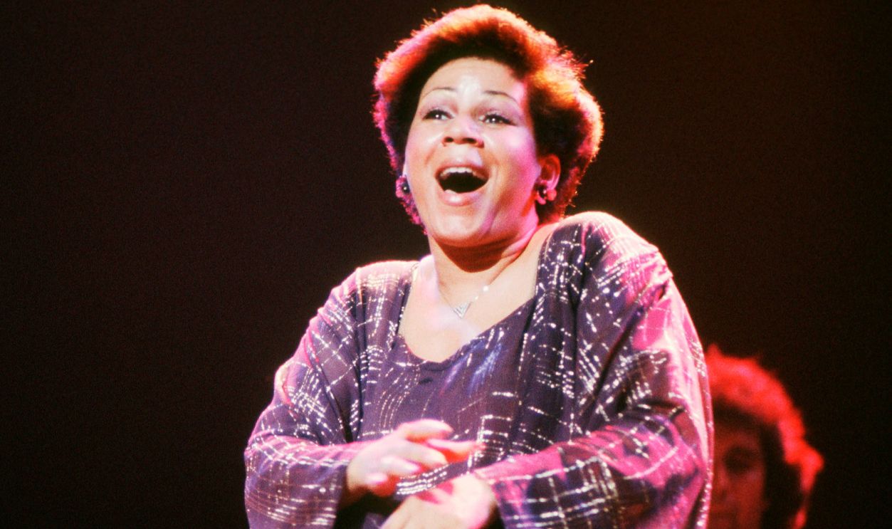 Minnie Riperton performs on stage, New York, 1977.