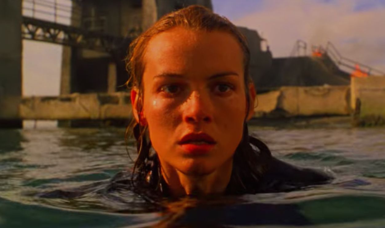 Screenshot from Deep Blue Sea (1999)