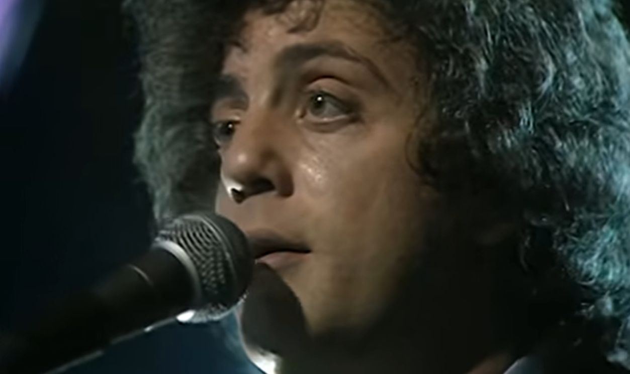 Screenshot from Just the Way You Are (1977)
