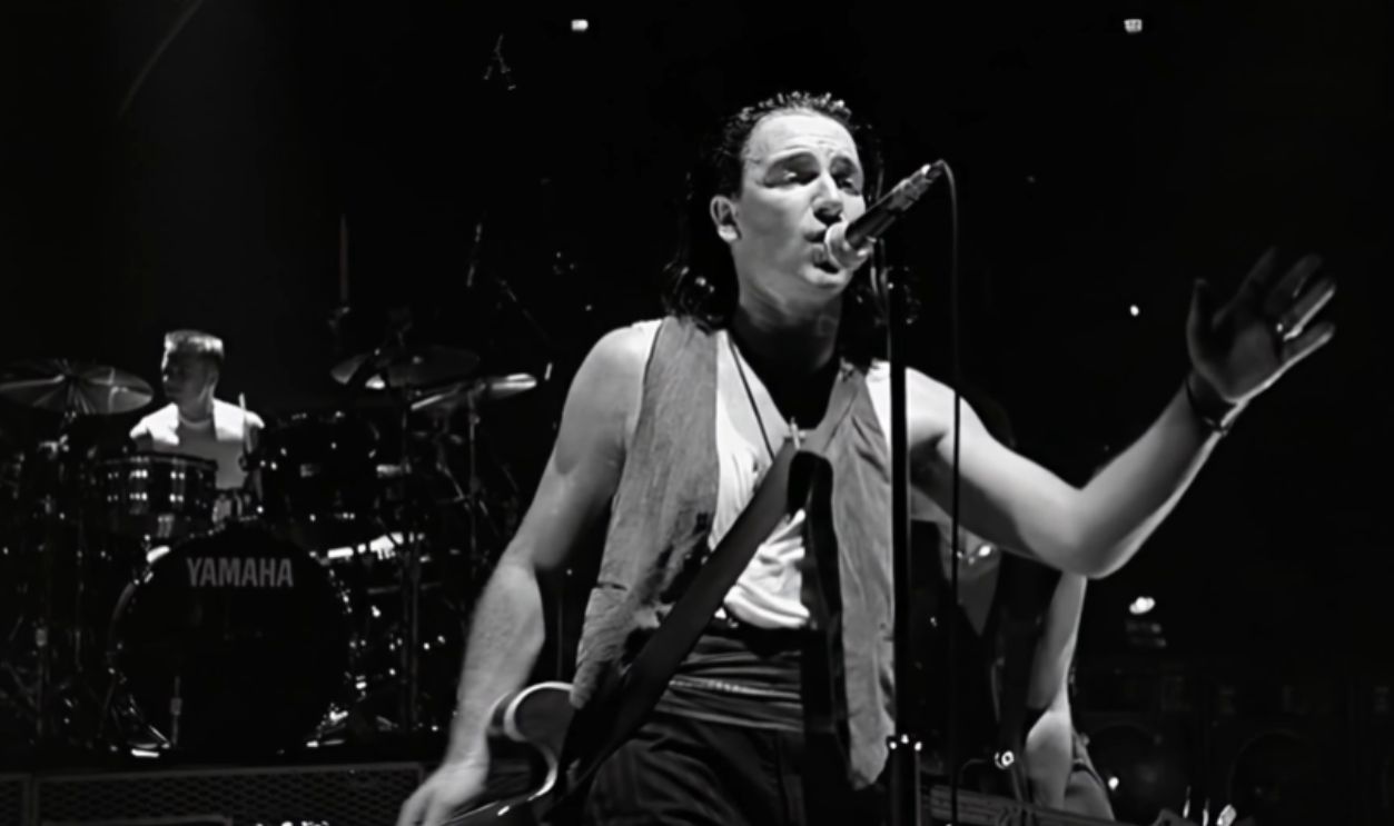 Screenshot from Exit (1987)