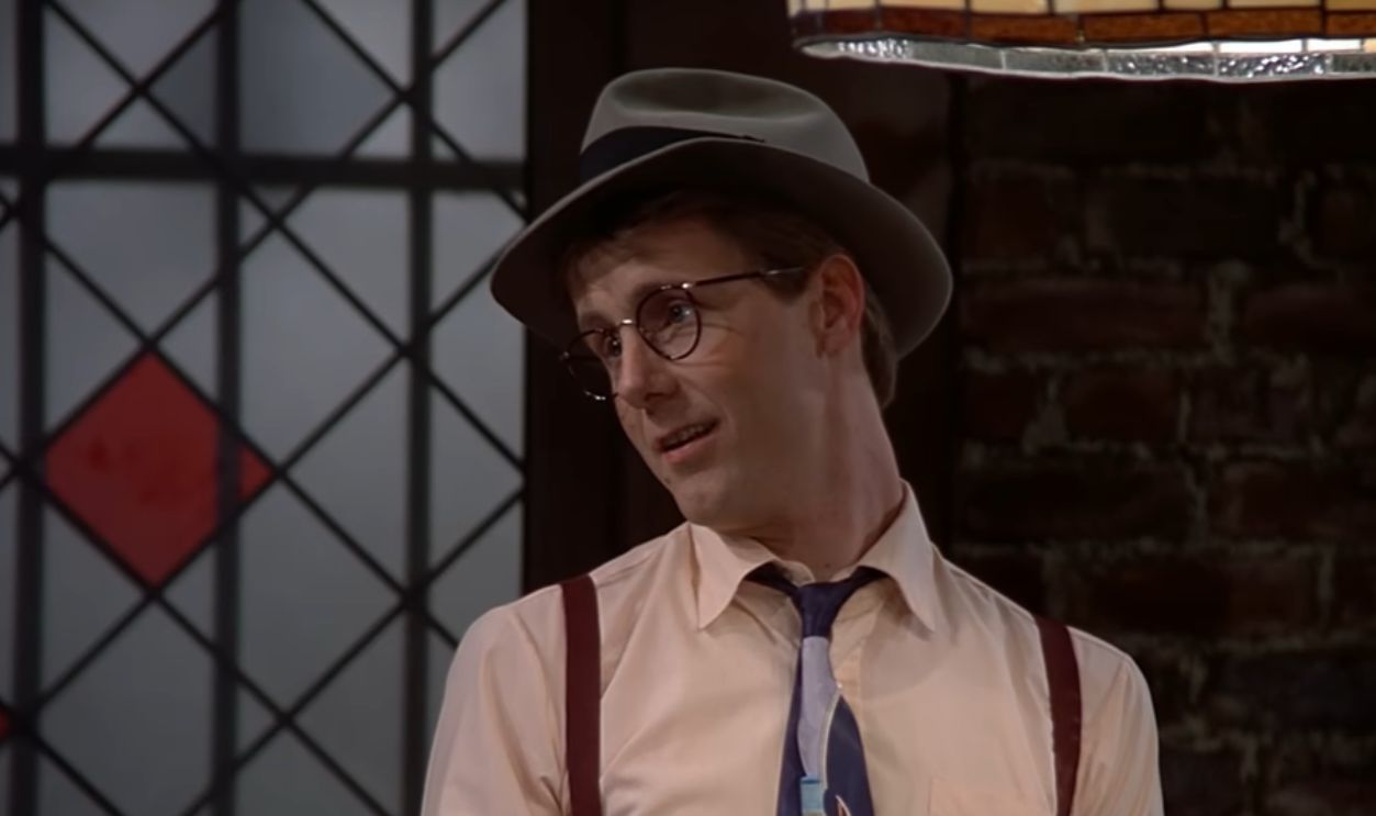 Screenshot from Cheers (1982-1993)