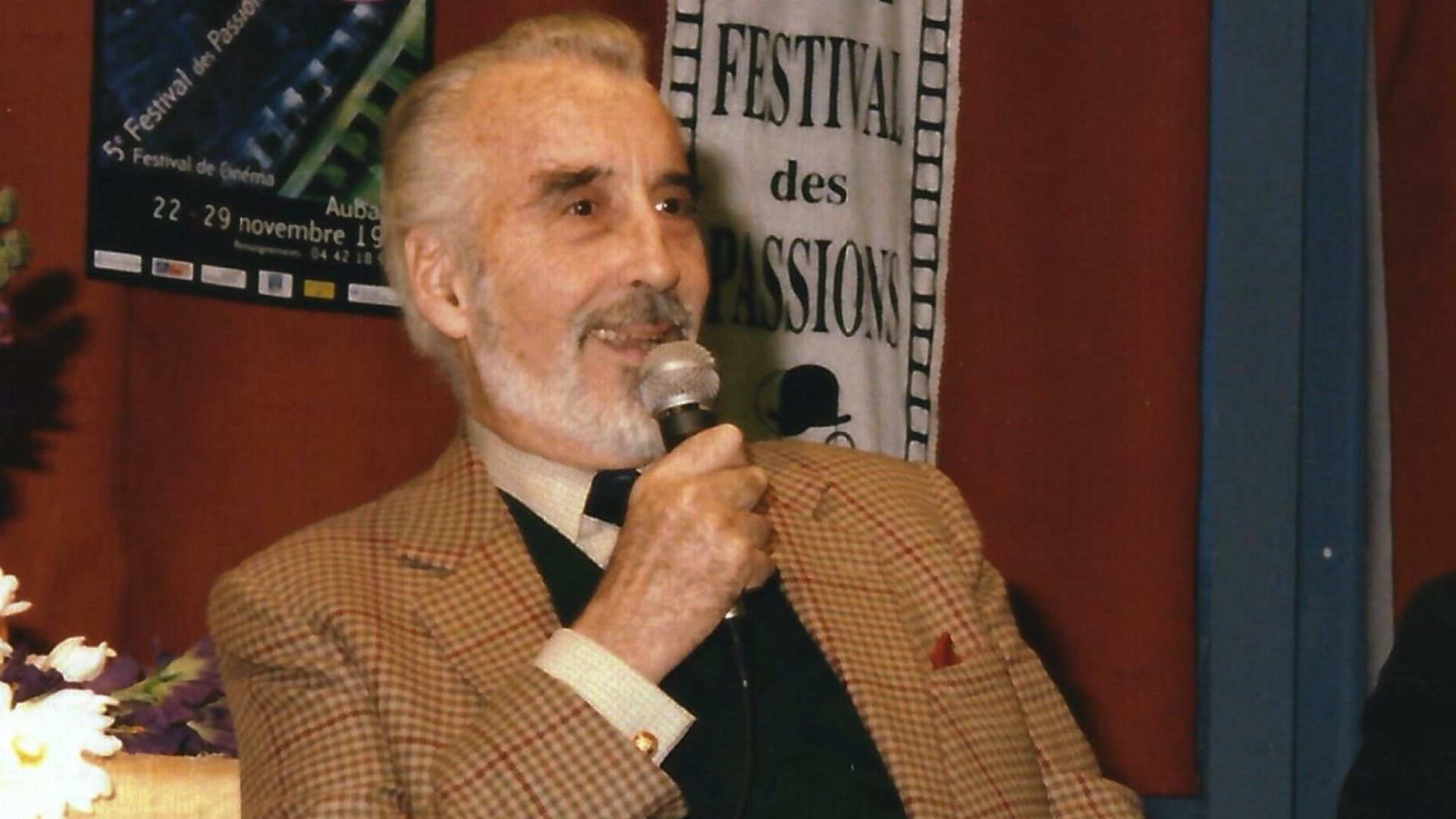 Christopher Lee en conférence de Presse à Aubagne , reçu par Charles Villani pour le Festival des Passions in September 1996