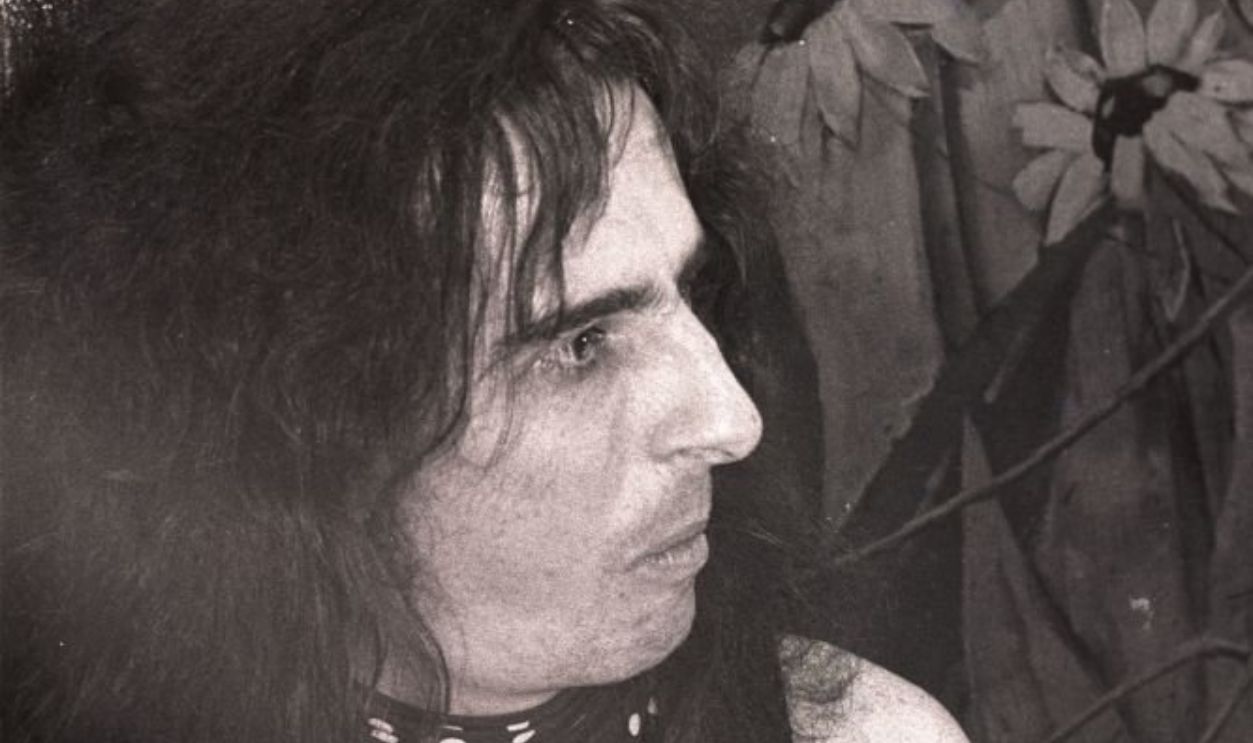 Portrait of musician Alice Cooper