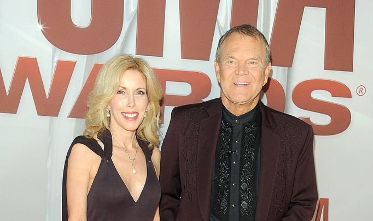 NASHVILLE, TN - NOVEMBER 09: Kimberly Woollen and Glen Campbell attend the 45th annual CMA Awards at the Bridgestone Arena on November 9, 2011 in Nashville, Tennessee.