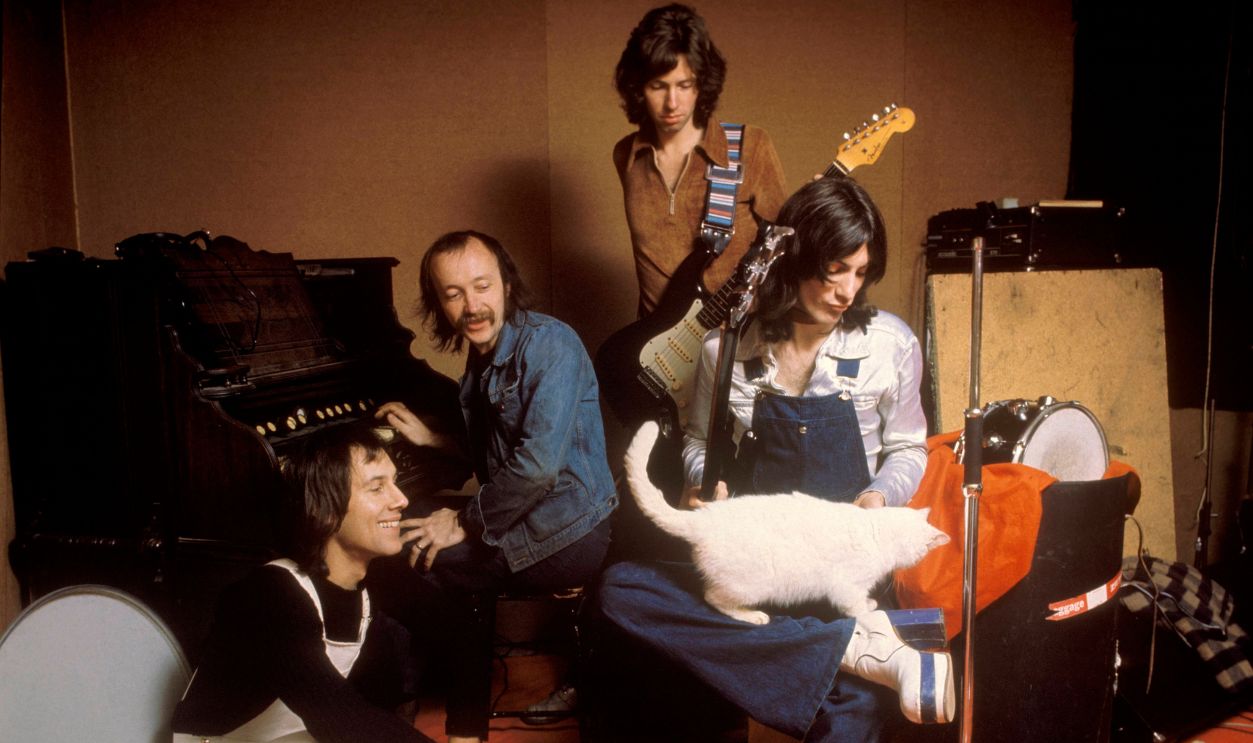 Getty Images - 85514578 - Photo of Tony McPHEE and GROUNDHOGS; studio, posed, group shot - Tony McPhee second left.