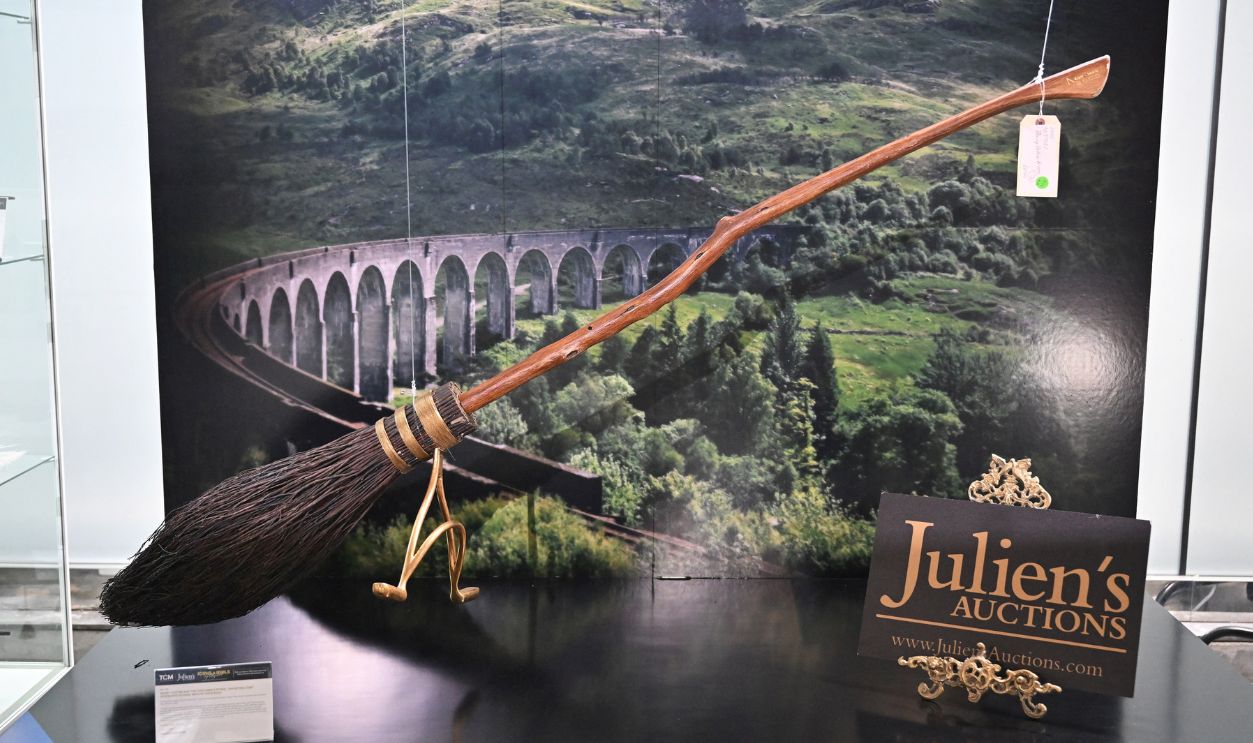 Harry Potter’s Nimbus 2000 Broomstick