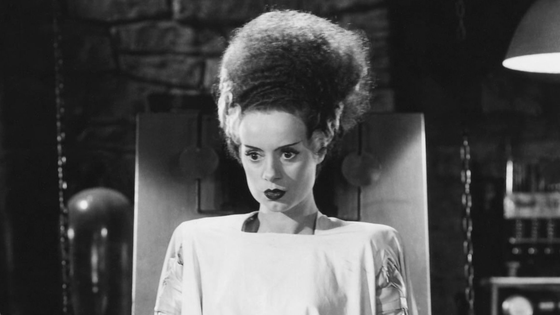 Elsa Lanchester in the movie