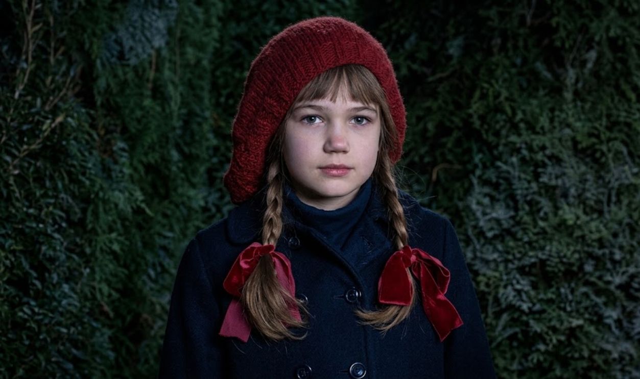 Screenshot from The Secret Garden, Warner Bros. Pictures (1993)