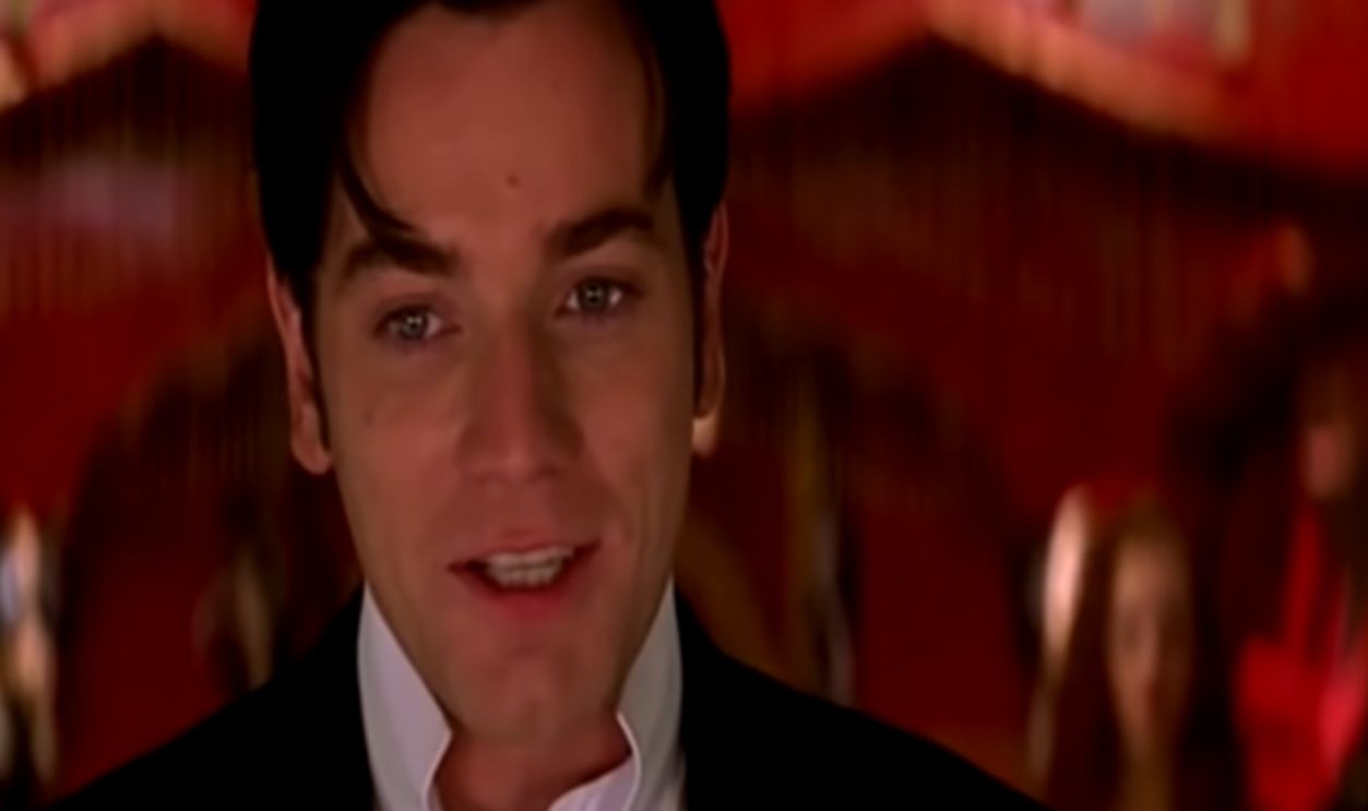 Screenshot from Moulin Rouge! (2001)