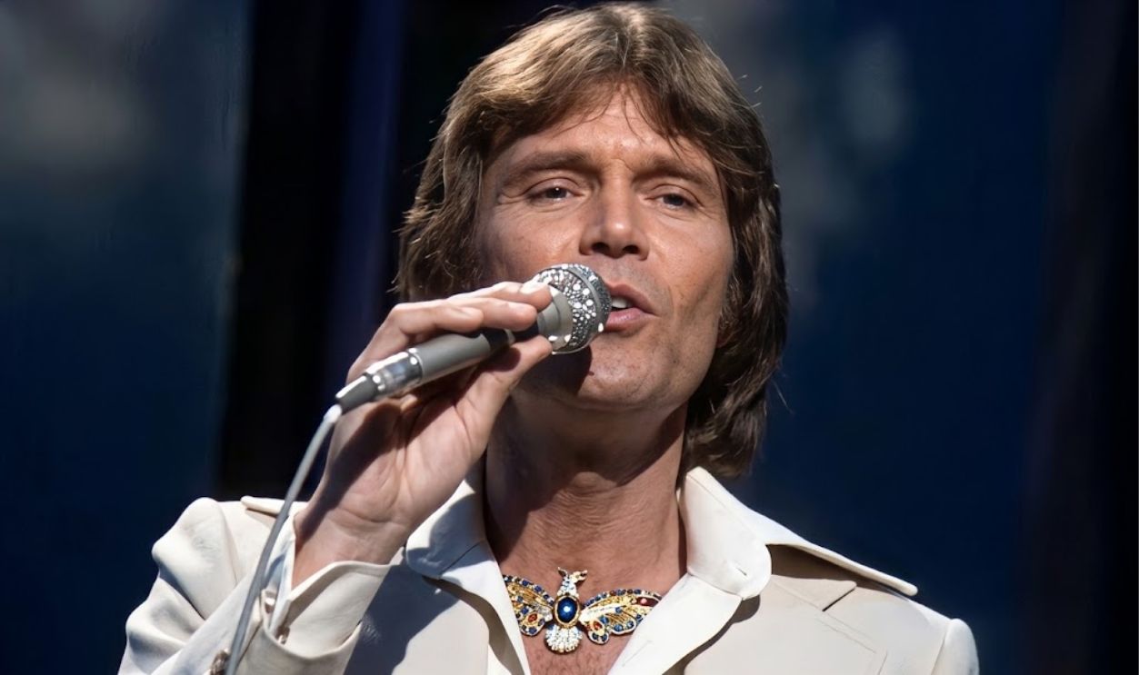 Screenshot from Southern Nights, Capitol Records (1977)