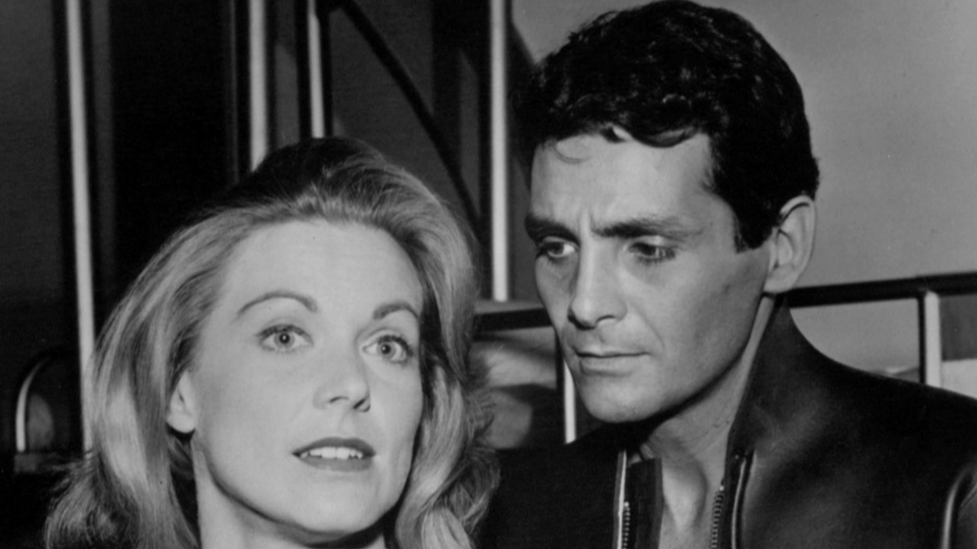 Photo of David Hedison and en:Zale Parry from the television series Voyage to the Bottom of the Sea.