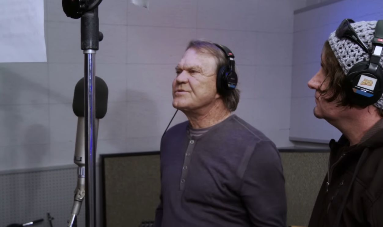 Screenshot from I'm Not Gonna Miss You, Big Machine Records (2014)