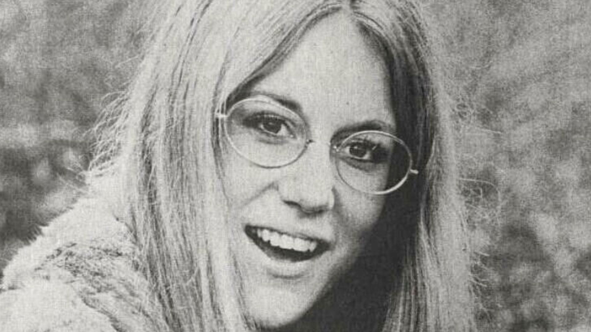Jennifer Warnes in September 1970 issue of Hit Parader magazine