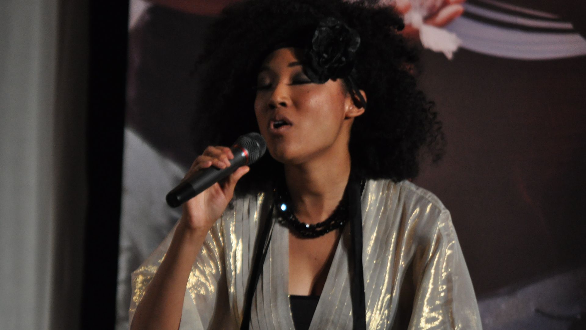 Judith Hill performs a song at the end of the 2011 International Women of Courage Ceremony. (Photo by Roshan Nebhrajani Medill News Service)