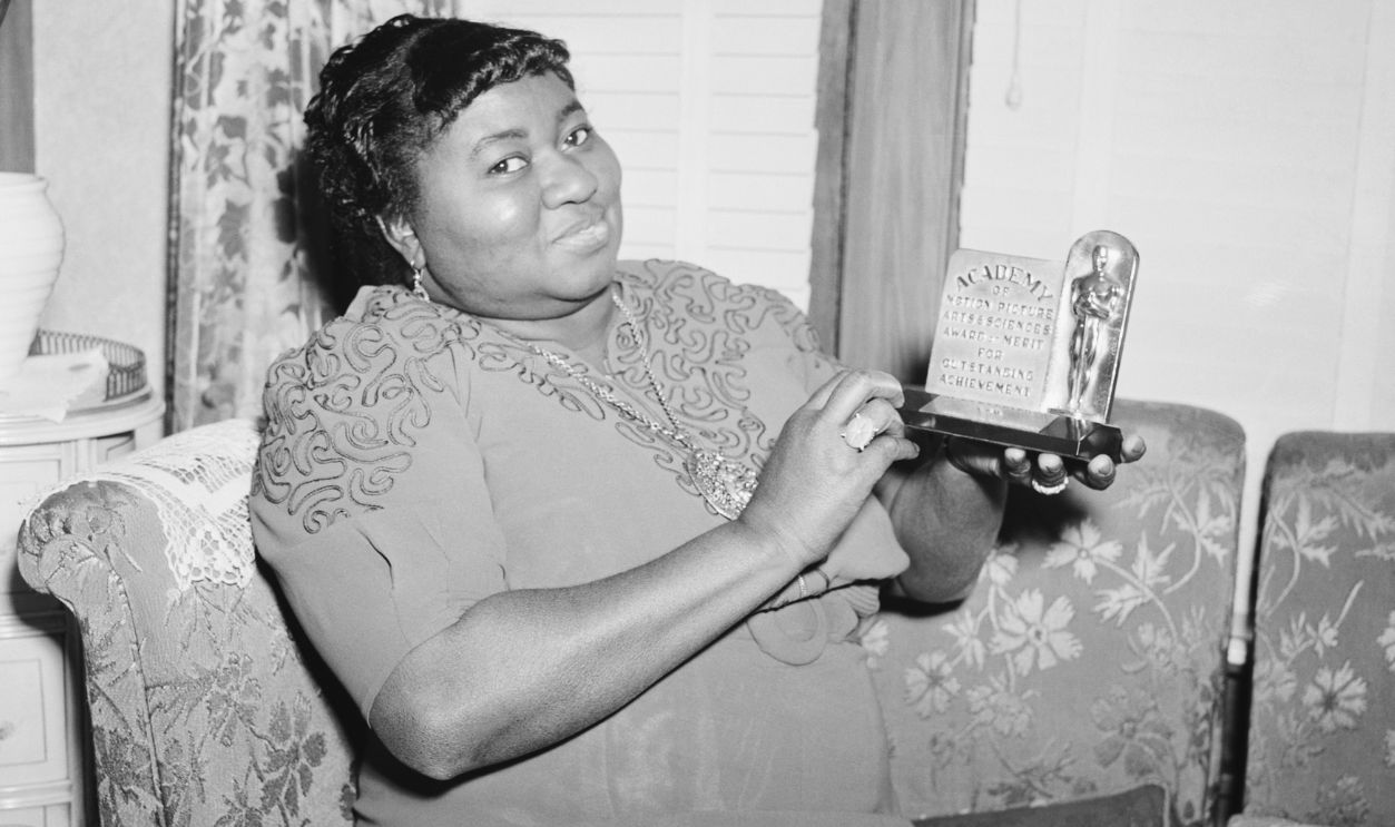 Hattie Mcdaniels With Academy Award