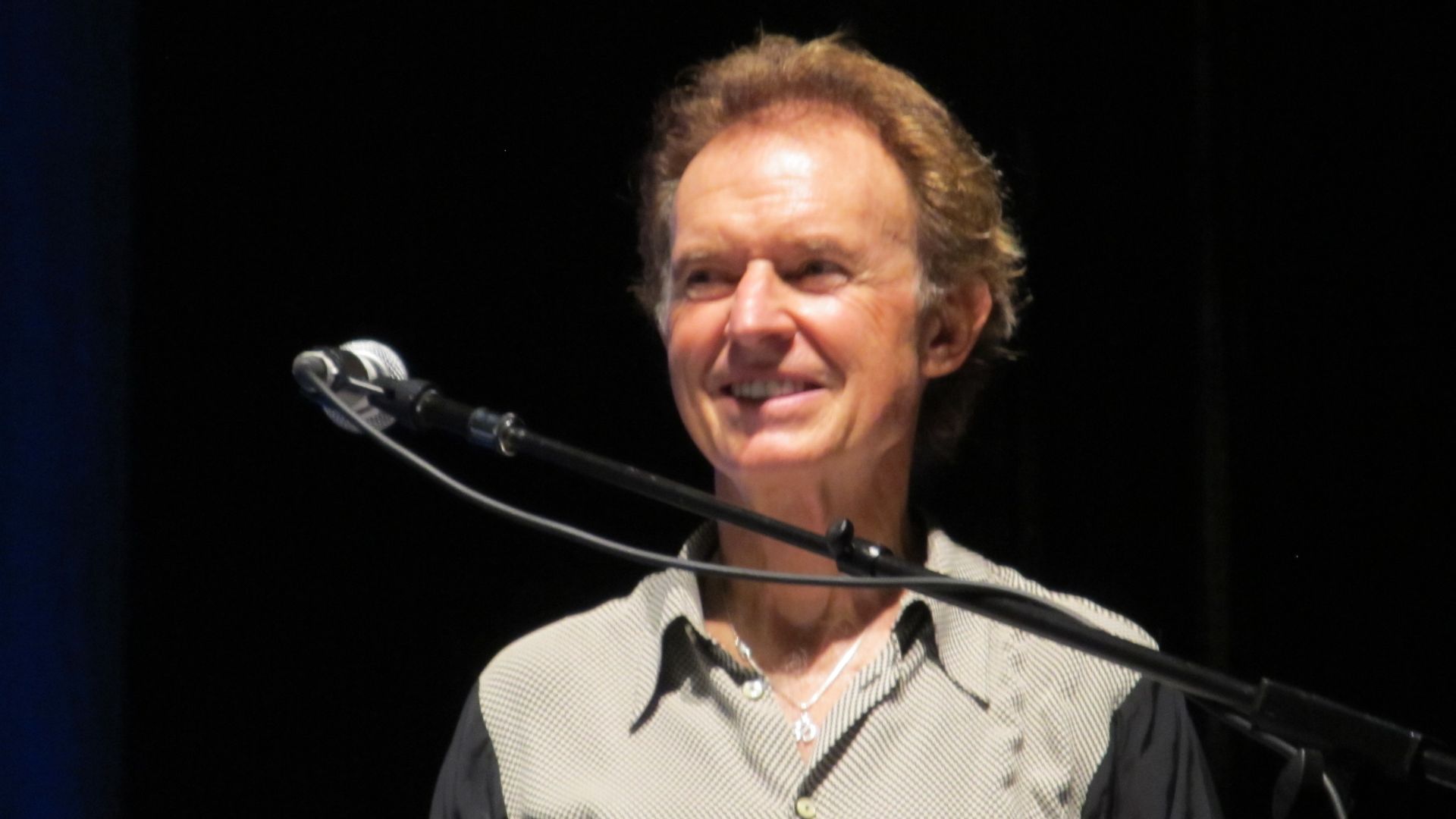 Gary Wright concert in Paris June 26, 2011 : Ringo Starr and his All-Starr Band