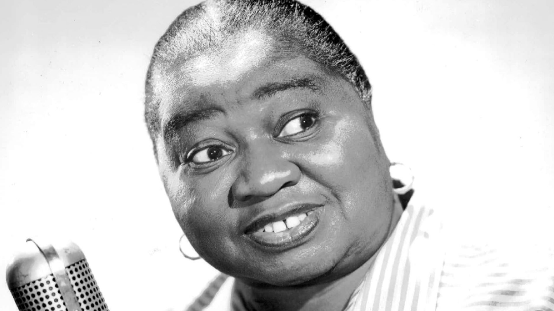 Photo of Hattie McDaniel as Beulah from the radio program of the same name. The original role was voiced by actor en:Marlin Hurt. Shortly after his sudden death in 1946, the role went to African-American actresses, beginning with Hattie McDaniel.