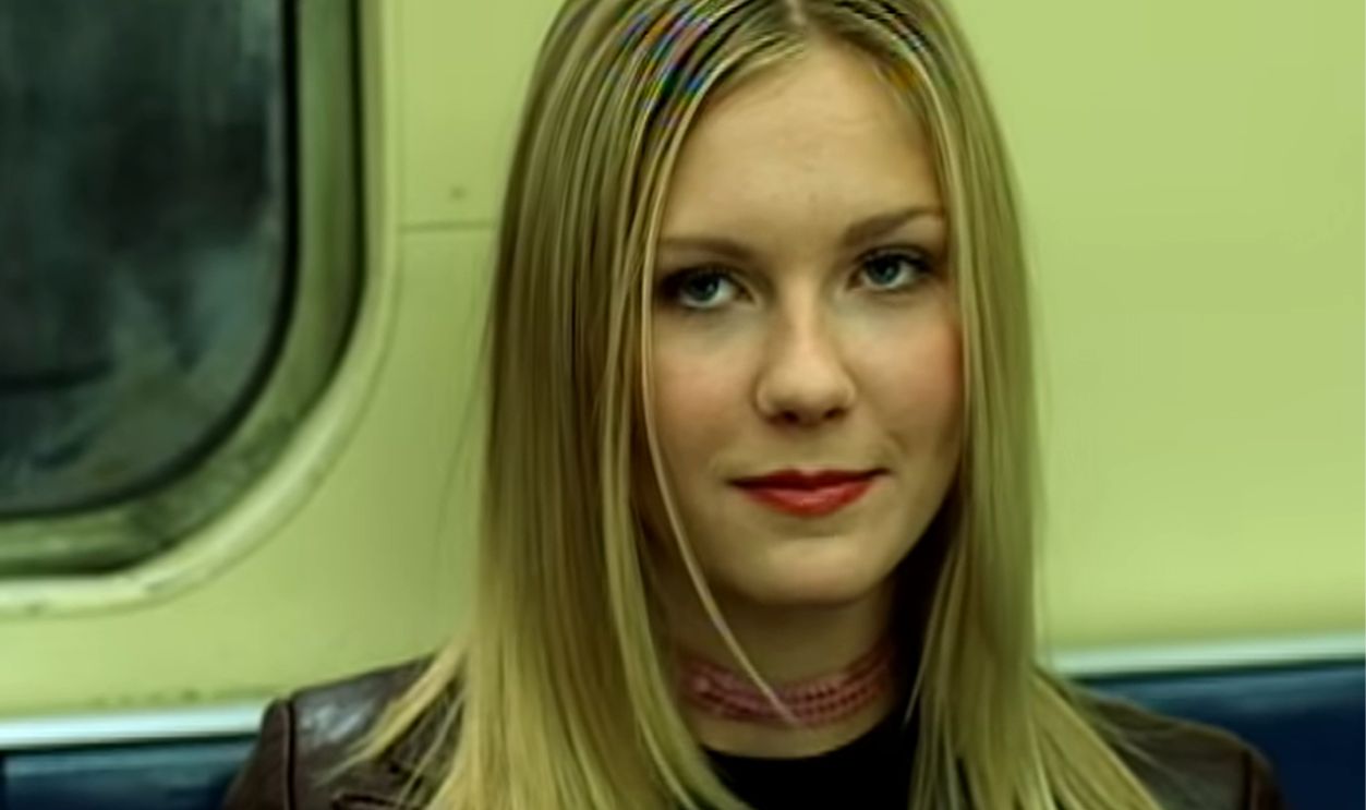 Screenshot from I Knew I Loved You (1999)