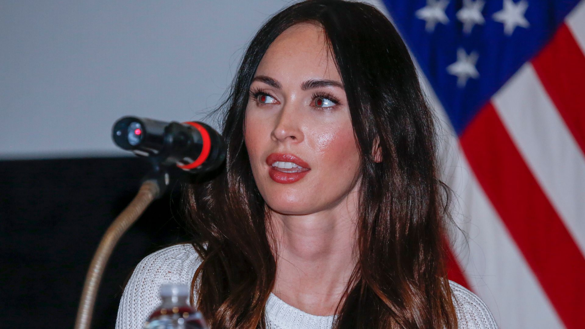 Actor Megan Fox visited service members, civilians and family members at the movie theater at Yongsan during a meet-and-greet Jan. 9.