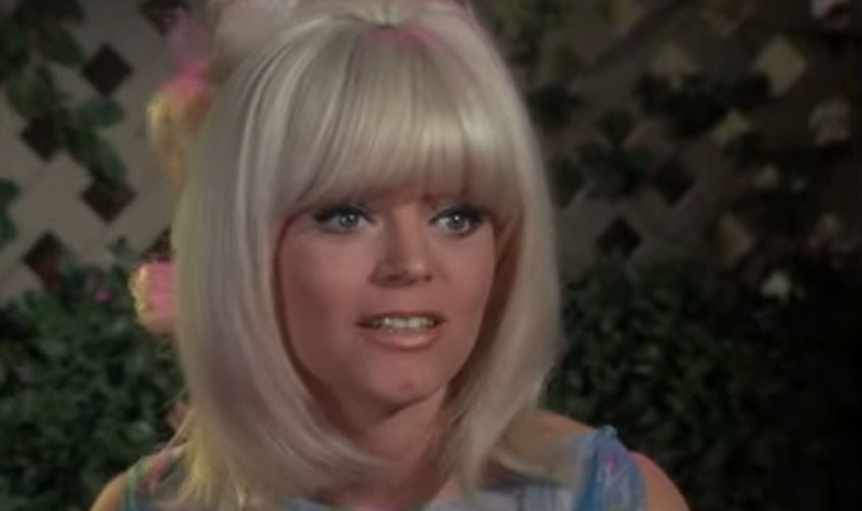Screenshot from I Dream of Jeannie, Screen Gems (1965–1970)