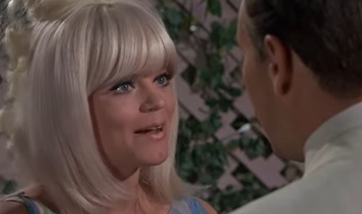 Screenshot from I Dream of Jeannie, Screen Gems (1965–1970)