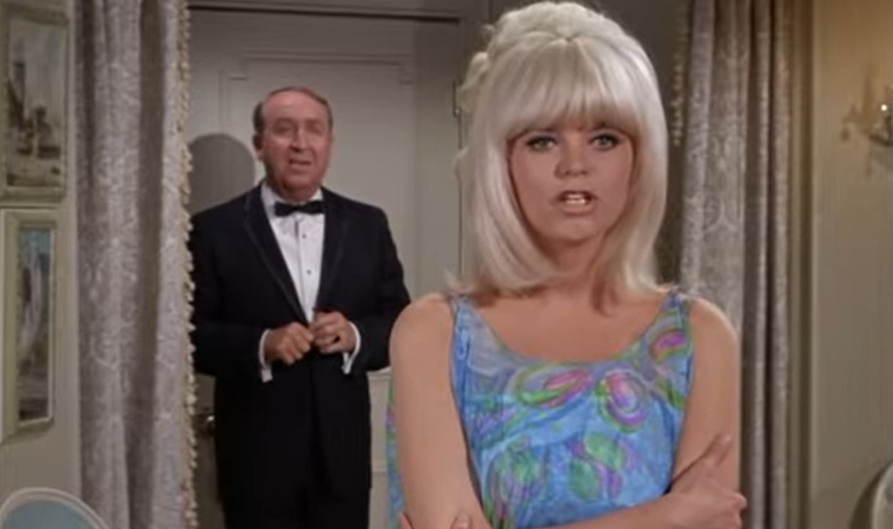 Screenshot from I Dream of Jeannie, Screen Gems (1965–1970)