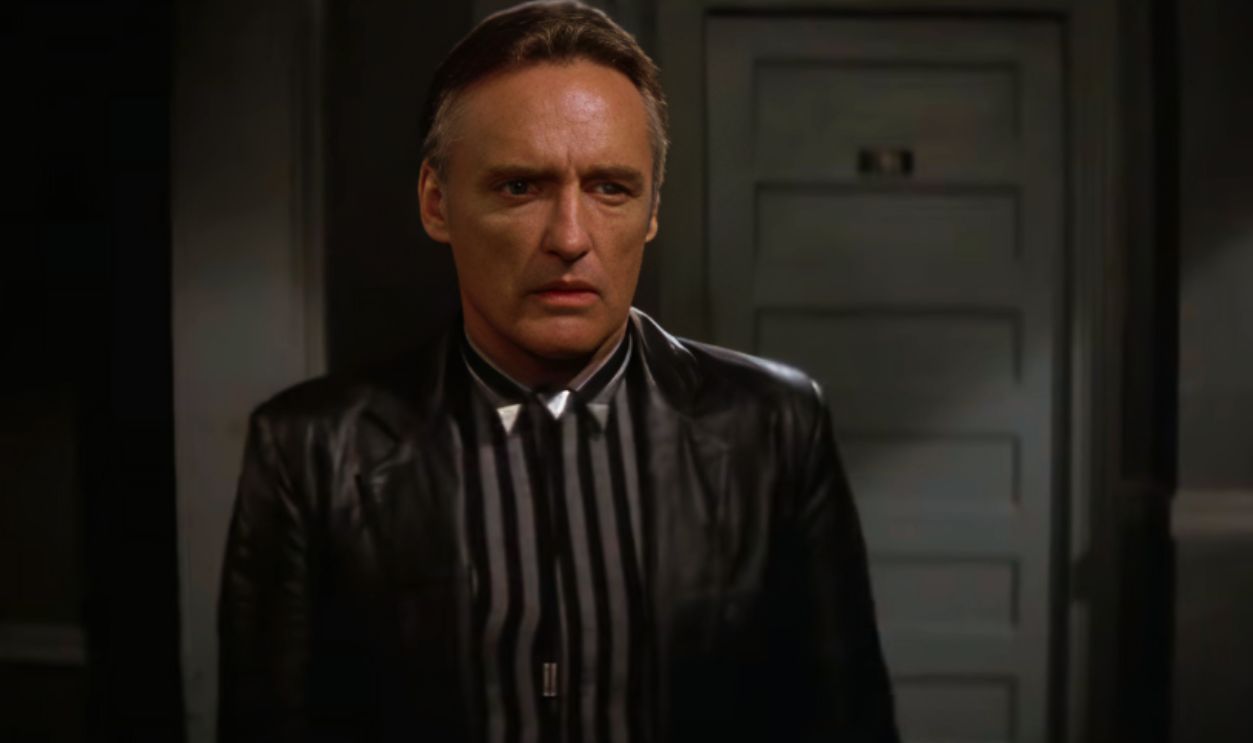 Screenshot from Blue Velvet (1986)