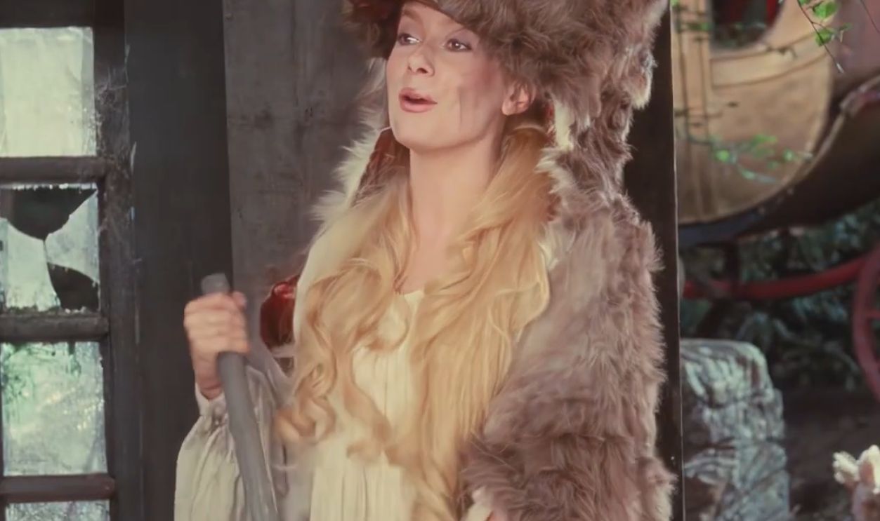 Screenshot from Donkey Skin (1970)