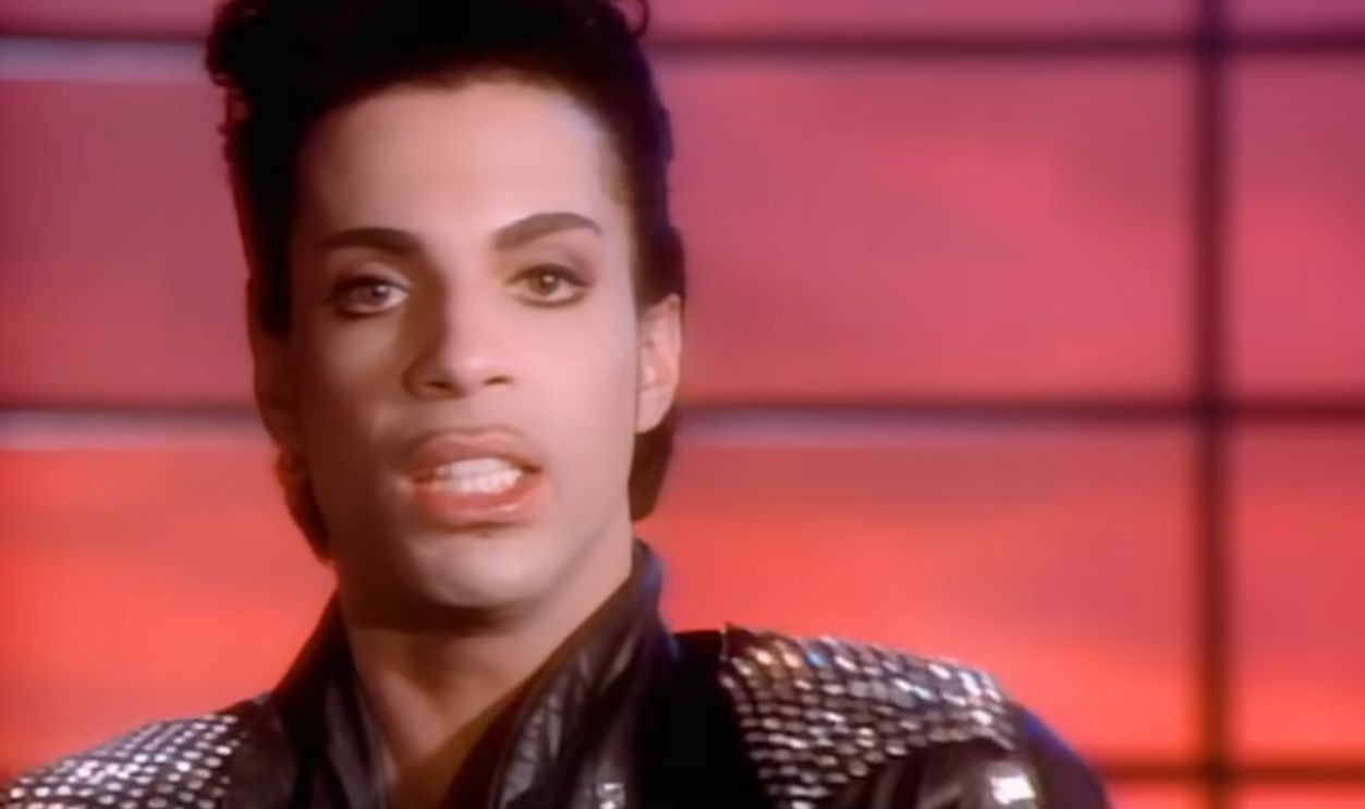 Screenshot from Kiss, Paisley Park Records (1986)