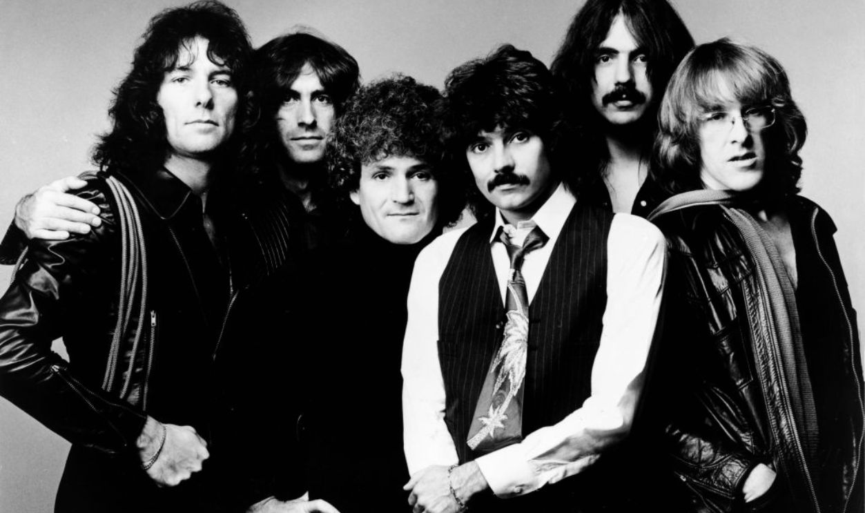 Promotional studio portrait of American rock group Jefferson Starship, 1970s. L-R: Aynsley Dunbar, Pete Sears, David Freiberg, Mickey Thomas, Craig Chaquico and Paul Kantner.